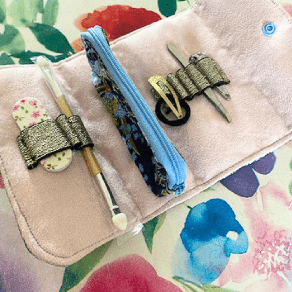 Trousse beauté garnie 15€