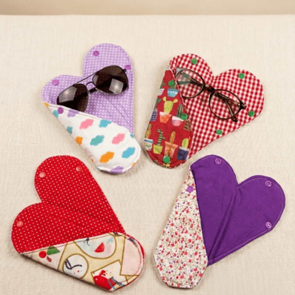 Etui lunettes coeur 10€