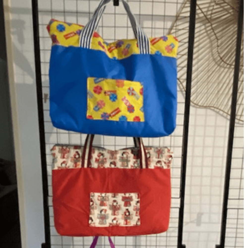 Sac cabas Summer en tissu enduit multi poche 22€